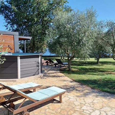 Beach House Ive With Jacuzzi, Pool, Playground And Bbq In An Olive Grove With A Beach, Pomer - Istria Ngoại thất bức ảnh
