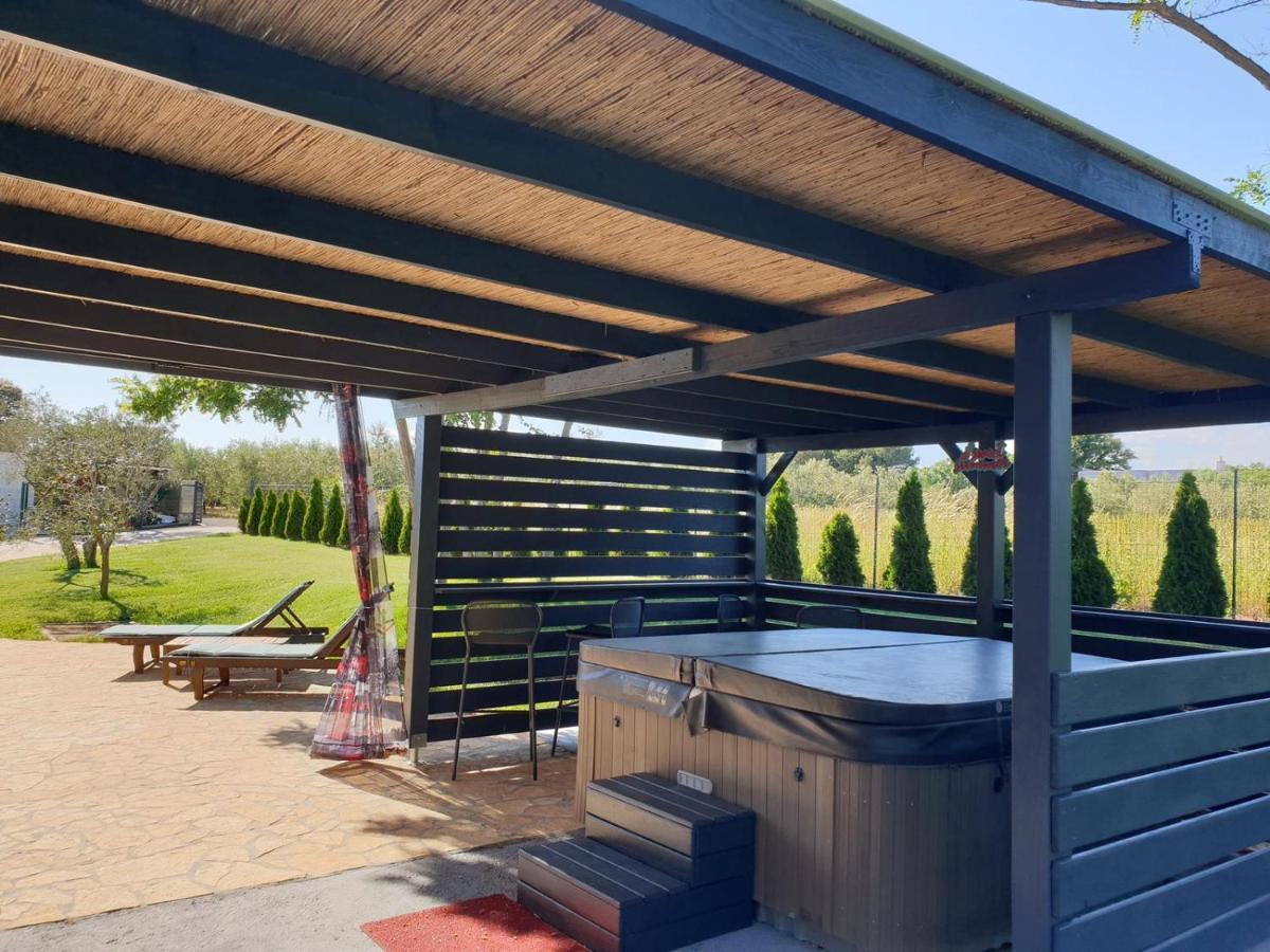 Beach House Ive With Jacuzzi, Pool, Playground And Bbq In An Olive Grove With A Beach, Pomer - Istria Ngoại thất bức ảnh